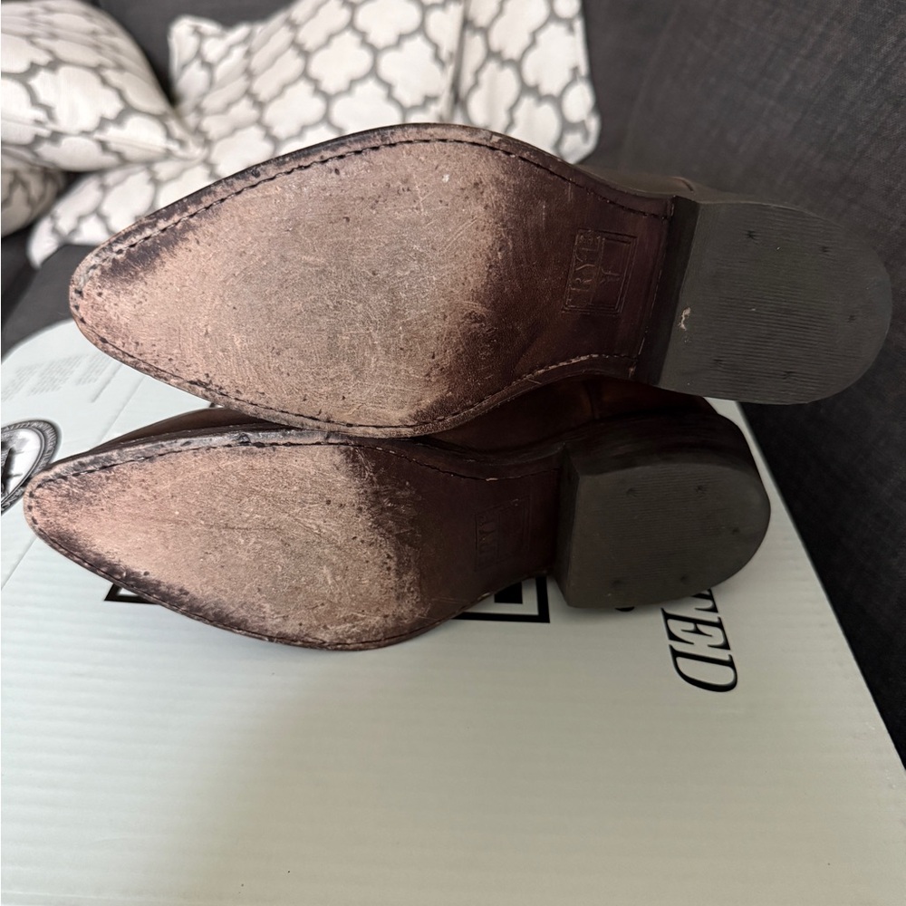 Brown Leather Western Boots - Picture 4 of 10
